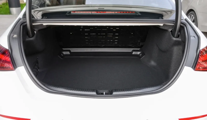 
								Mercedes-Benz C-Class full									